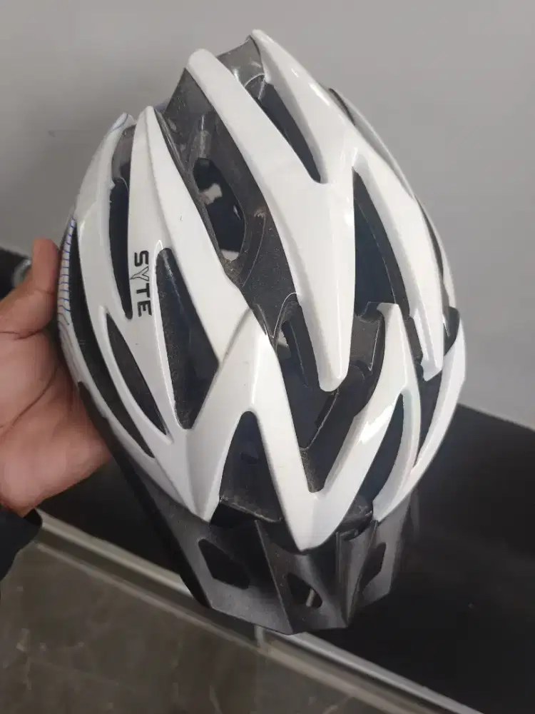 Helm sepeda jual cepet