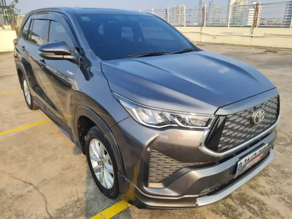 Innova Zenix V hybrid modelista 2022 Odo 37rb