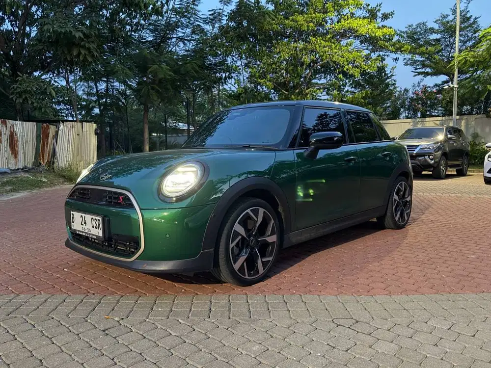 MINI Cooper S 5 Door (facelift terbaru, mesin 2.0L turbo) 2025