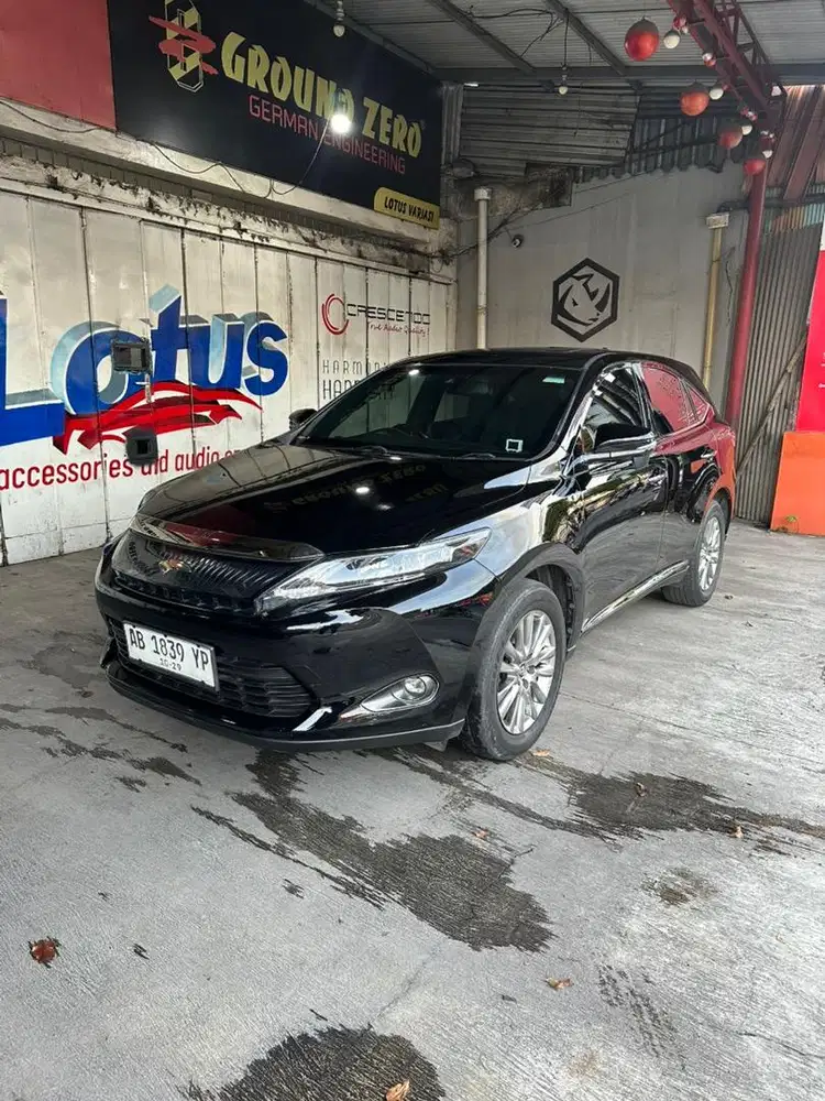 DIJUAL TOYOTA HARRIER 2014