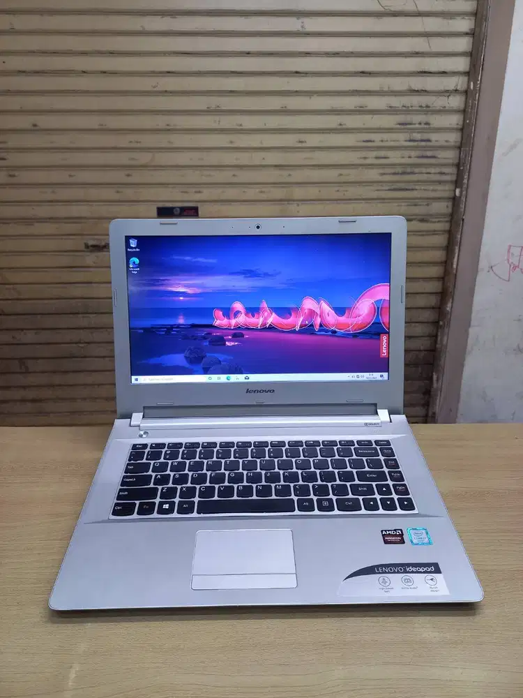 Lenovo ideapad 500-14ISK / Core i7 / Dual Vga