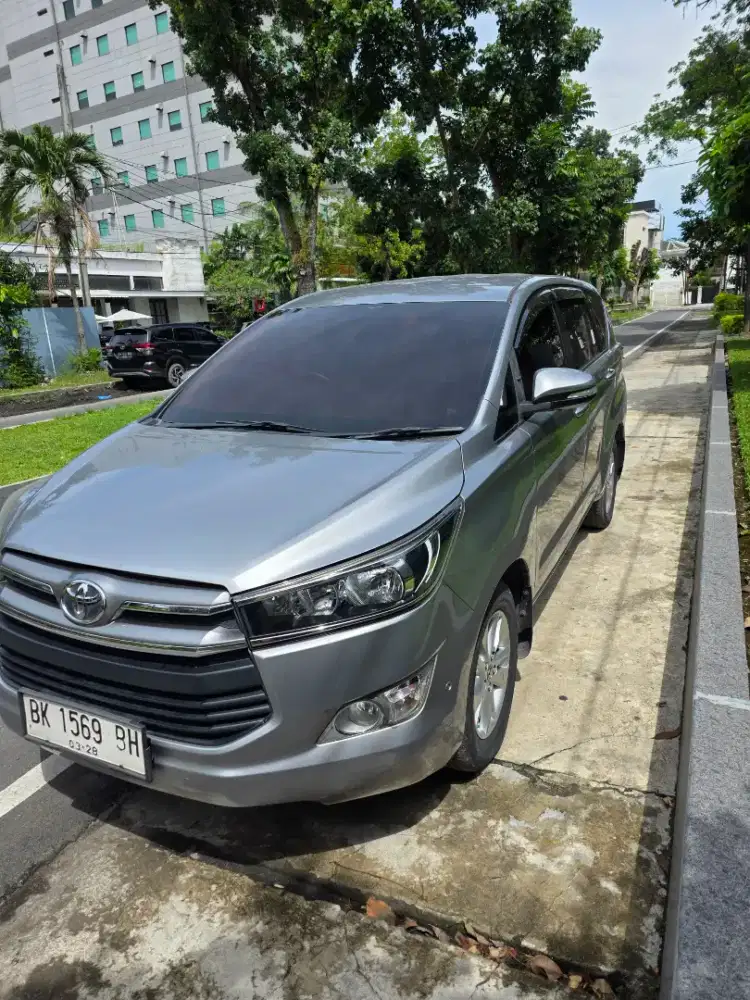 Toyota Innova Reborn V Diesel 2017 A/T – Silver