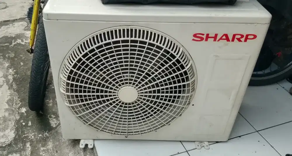 outdoor sharp 1/2pk r32 ori garansi