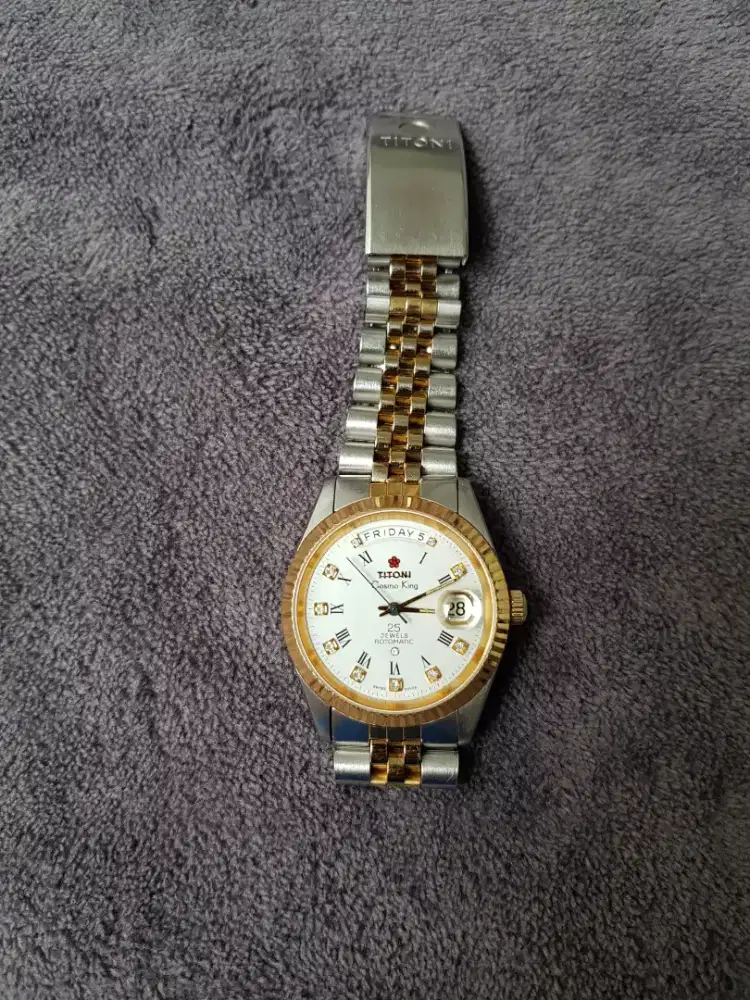 Jam tangan pria Titoni Cosmo King