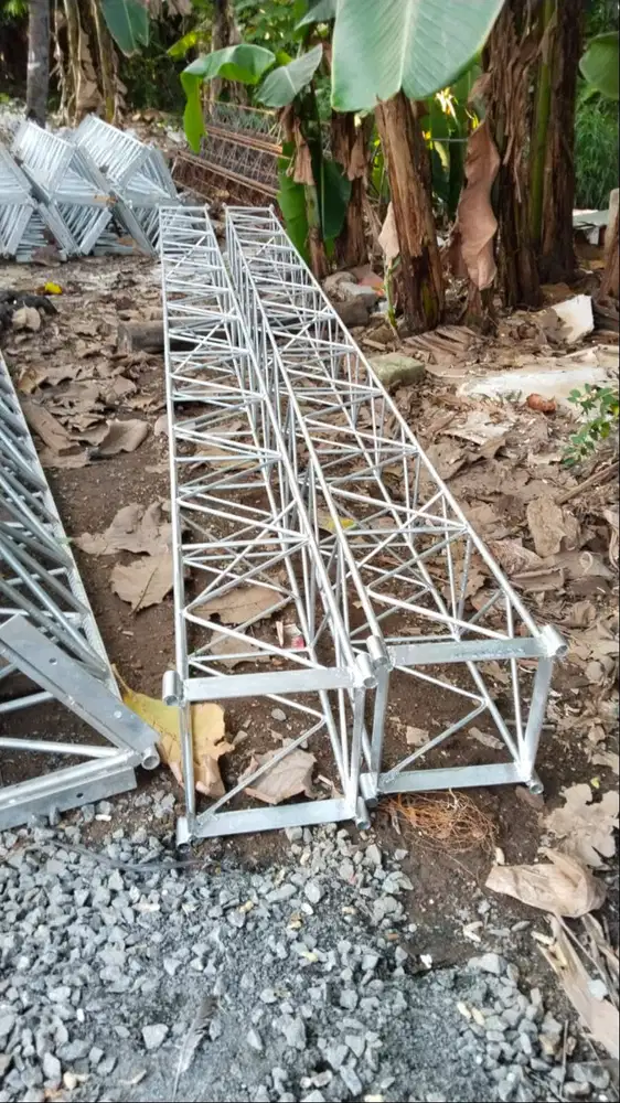 Tower Fourangle (4 Kaki) Untuk BTS Tower Wifi Tower Internet