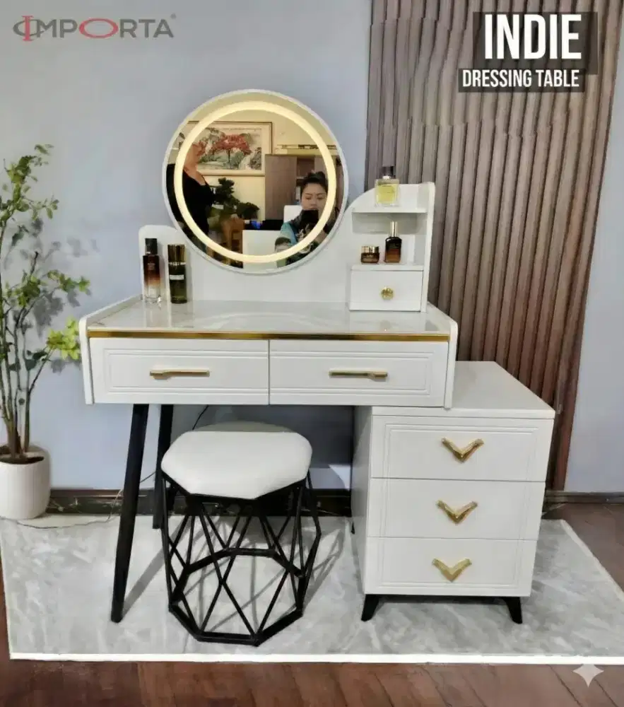 Meja Rias LED Importa Indie