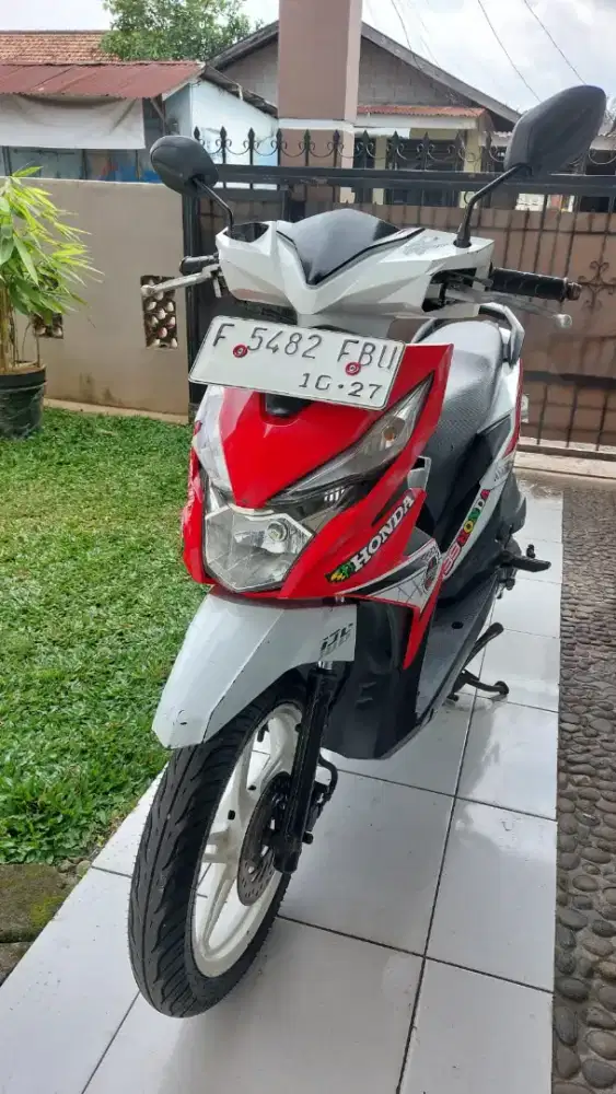 Honda Beat 2017 merah putih