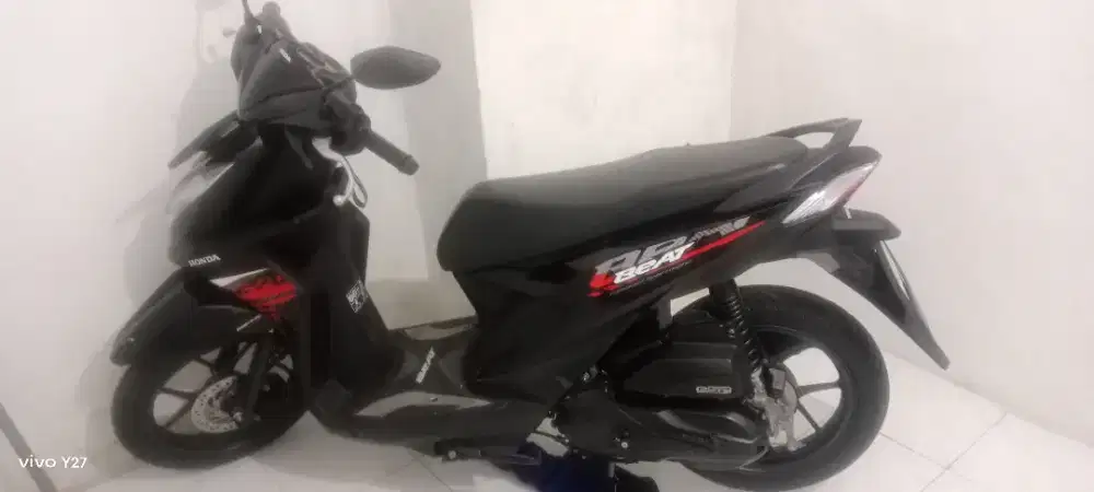 Di jual motor honda beat dengan KM di bawah 12rb