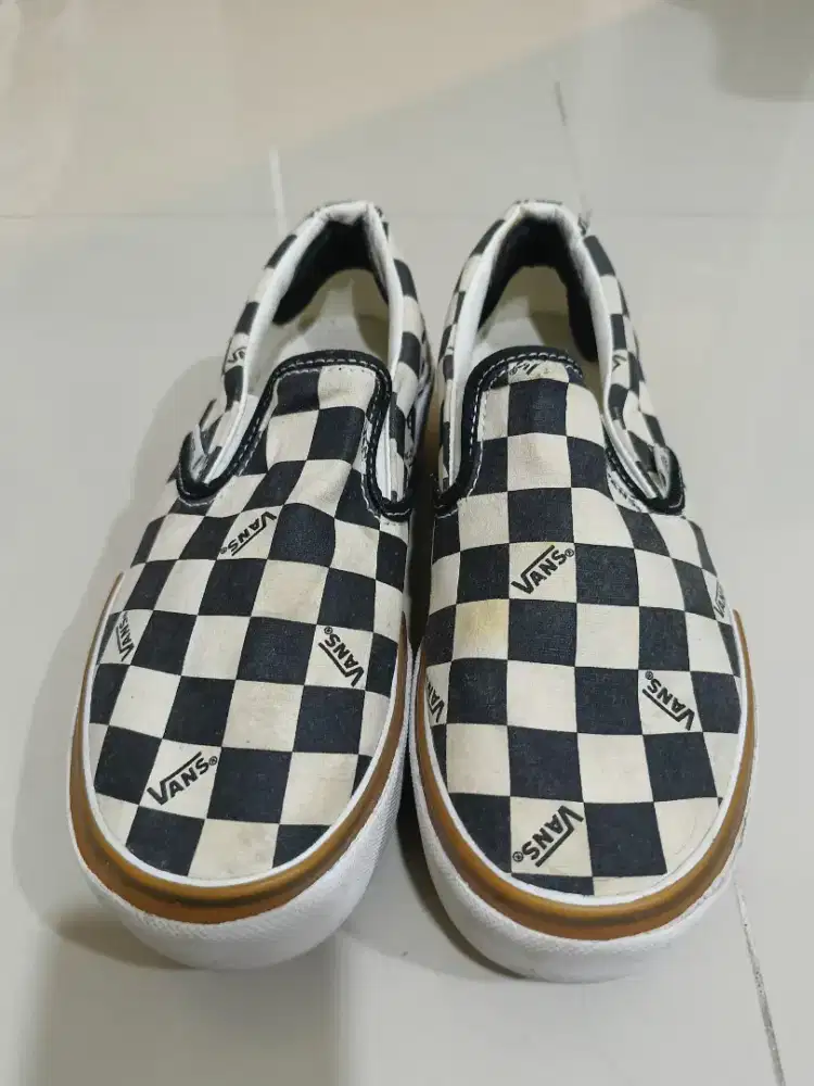 Sepatu Vans original preloved 95% size 37