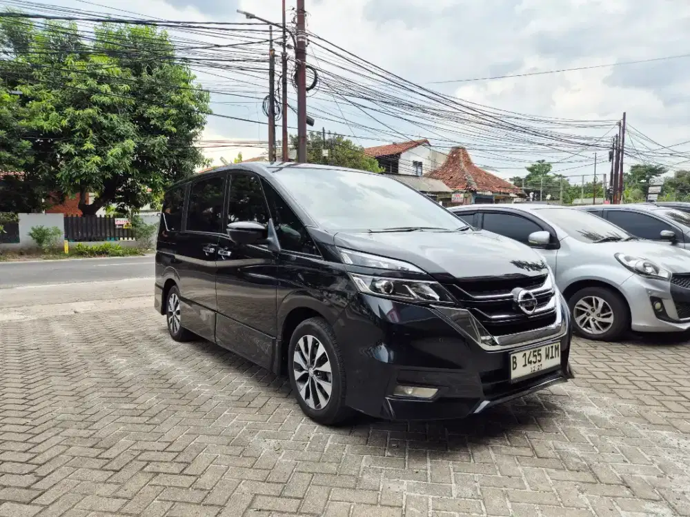 Nissan Serena 2.0 Highway Star A/T 2022 Pajak Hidup s/d. Desember 2026