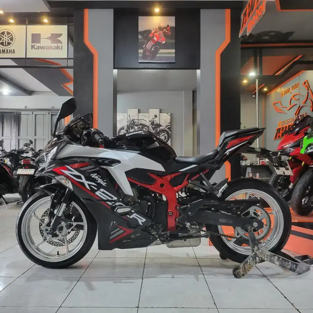 ZX25R ABS TAHUN 2021