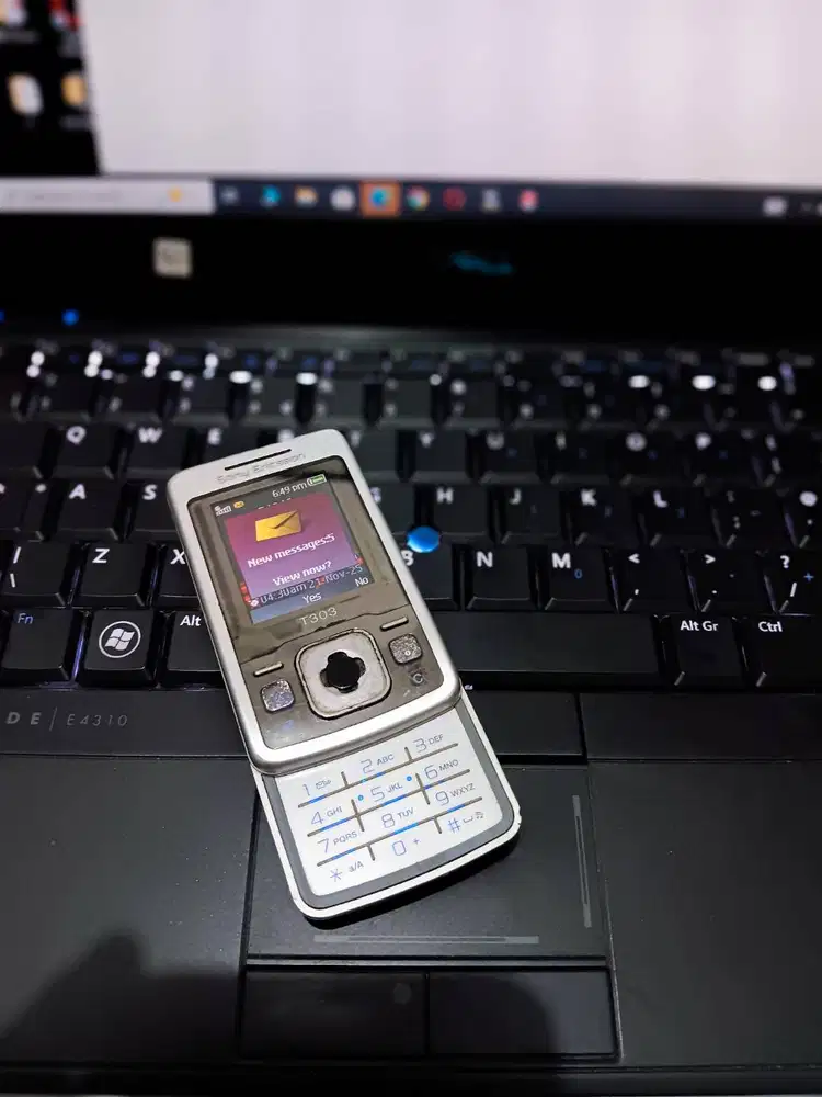 Sony Ericsson T303