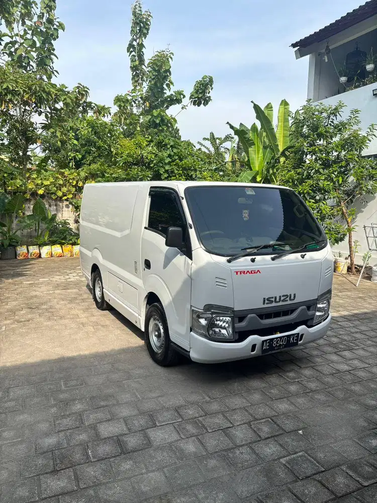 ISUZU TRAGA BLIND VAN 2021 AC