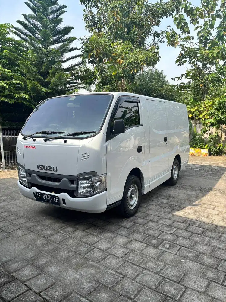 ISUZU TRAGA BLIND VAN 2021 AC