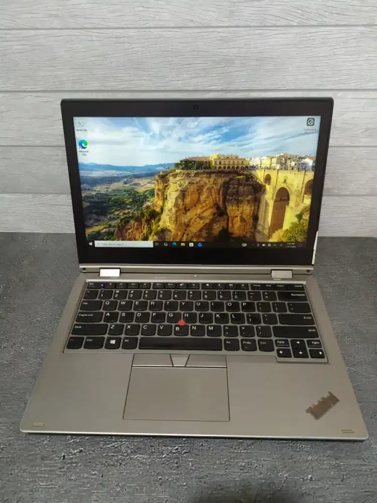 Lenovo Thinkpad Yoga L380 core i5 Gen8 touchscreen
