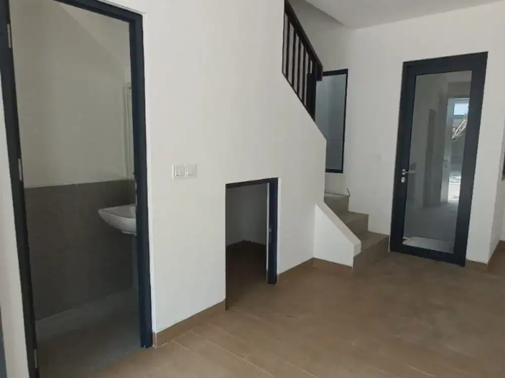 Dijual Ruko Latinos, Business District BSD, Tangerang Selatan