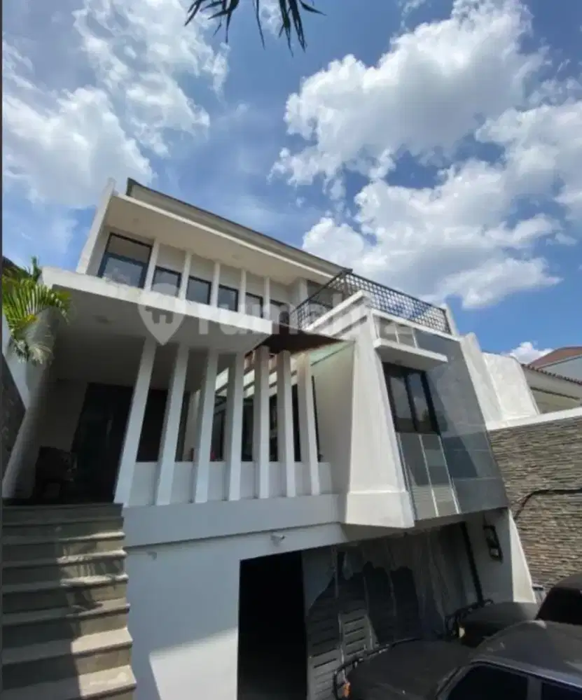 Dijual Rumah Bagus Siap Huni di Jalan Arteri Pondok Indah