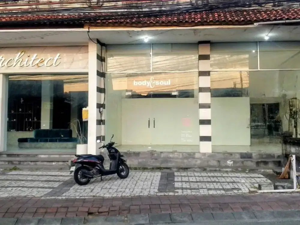 Over Kontrak Ex Resto 1 Lantai dengan Gaya Modern, di Seminyak Area