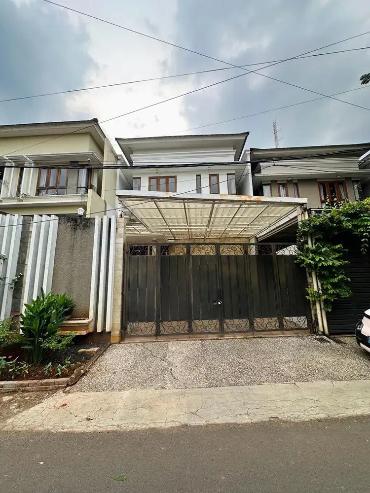 DIJUAL RUMAH DI CILANDAK KKO-200m2-2 lantai. SHM