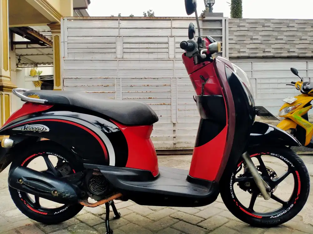 Honda Scoopy lengkap motor sehat walafiat keterangan detail dibawah