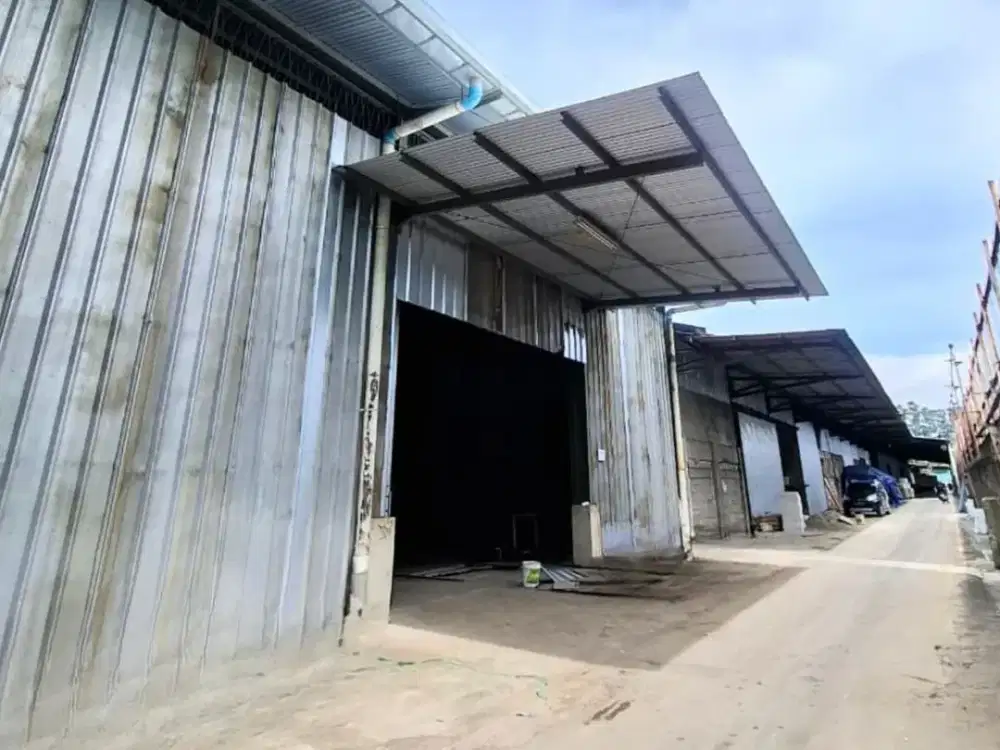 Gudang Ex Pabrik Lokasi Strategis di Daan Mogot Jakarta Barat – Operasional 24 Jam & Akses Kontainer 40 Feet