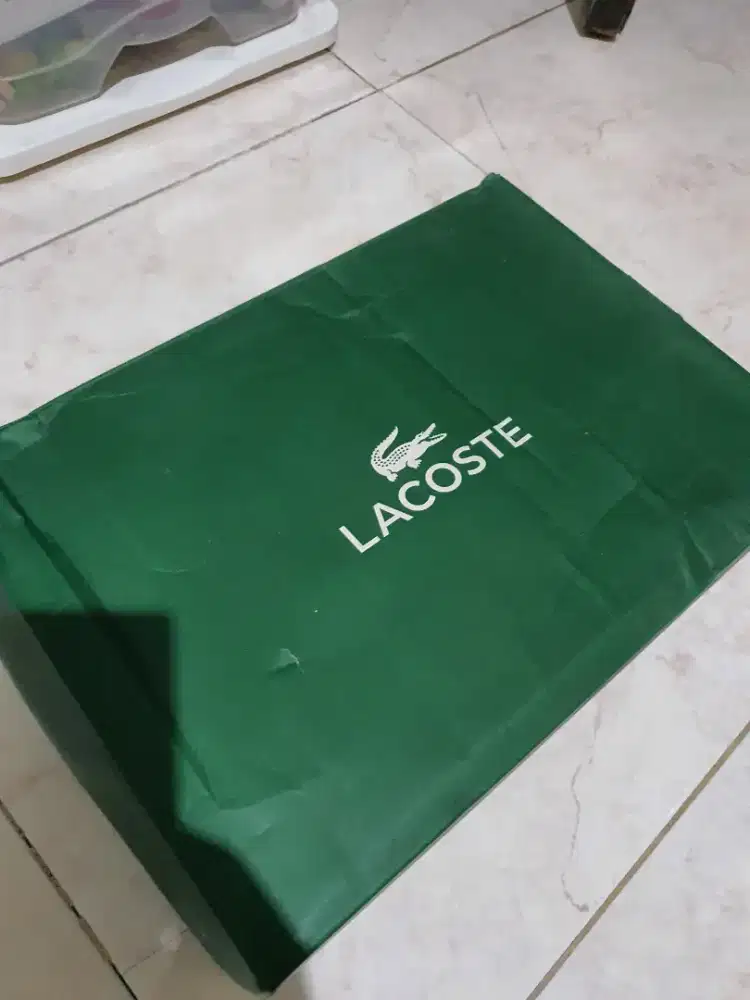 Jual Sepatu Lacoste kasual untuk Wanita Ukuran 40