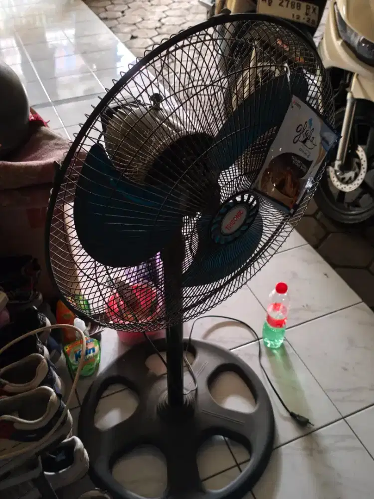 Kasur dan kipas angin