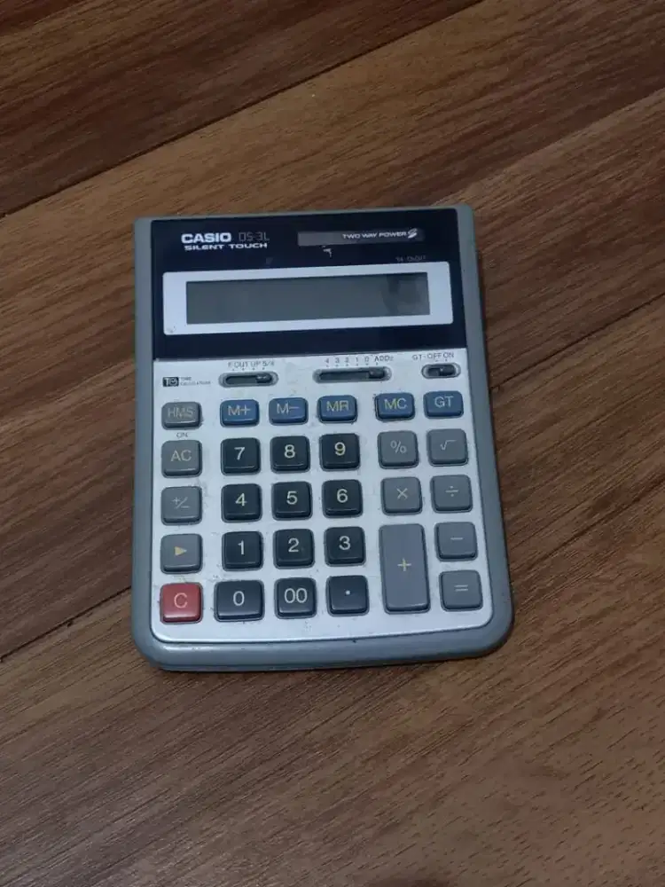 Kalkulator Casio 05‑3L Silent Touch – Bekas, Lengkap, dan Siap Pakai
