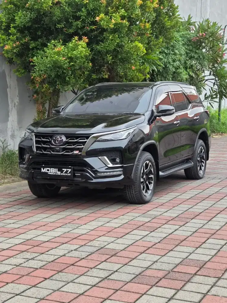 Toyota Fortuner vrz 2.4 diesel trs package 2021