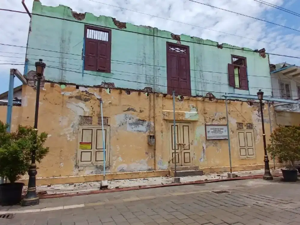 Jual Tanah Bangunan Strategis Kota Lama Jl. Kedasih 677 Mtr SHM Semarang Kota