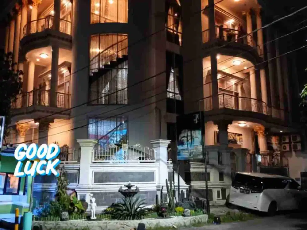 Dijual Rumah Mewah 3 lantai Lokasi Rungkut Asri Surabaya