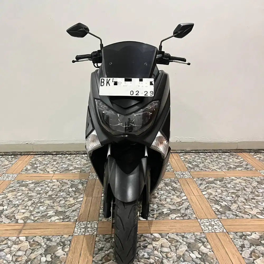 Nmax 2019 warna hitam