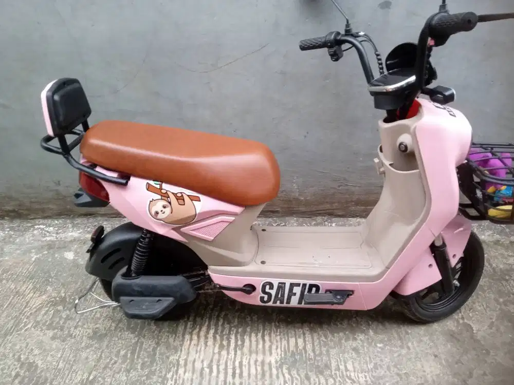 Sepeda listrik merk safir