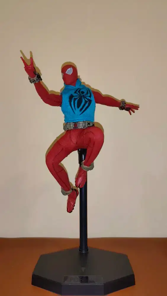 Action Figure Scarlet Spider Spiderman