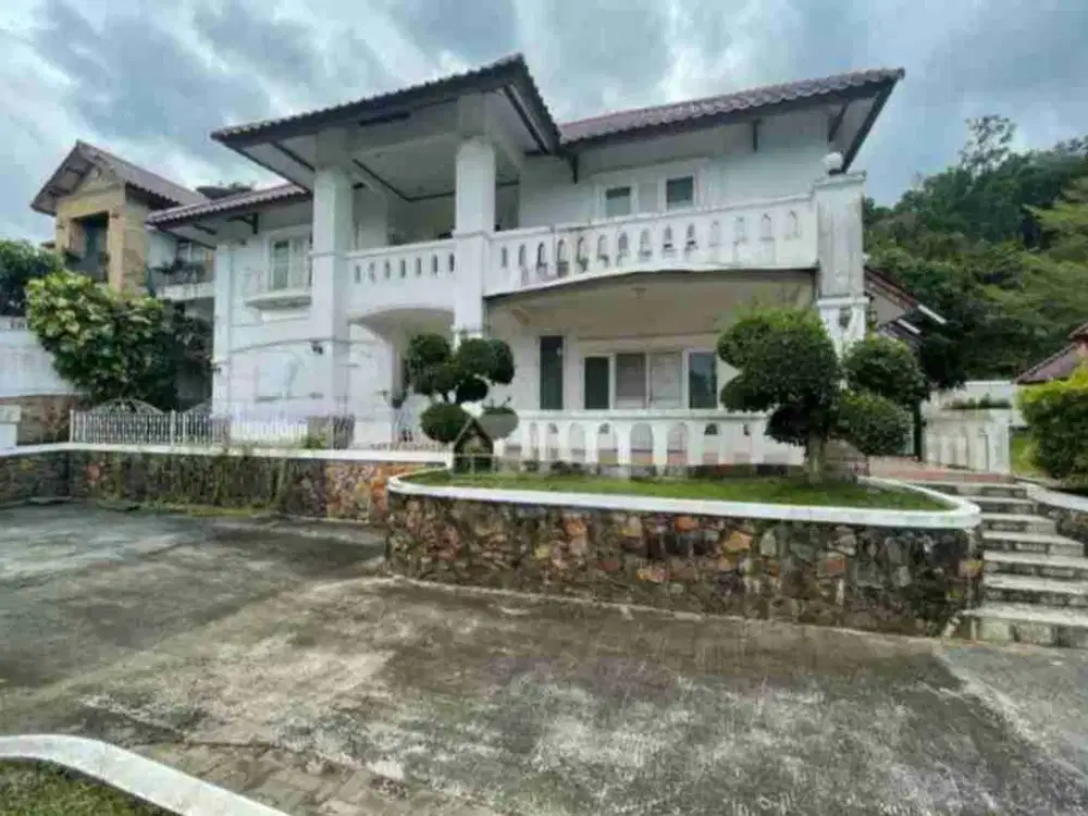 Rumah Halaman Luas Lingkungan Elit Bukit Indah Sukajadi Kota Batam