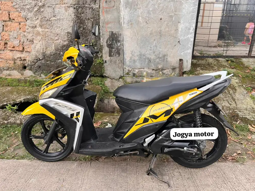 (C) YAMAHA MIO M3 TAHUN 2015