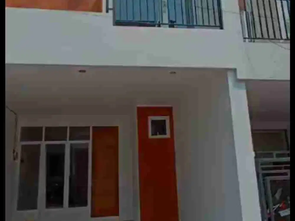 Rumah baru siap huni cluster pinggir jl raya Cibubur Ciracas Jaktim peso ind