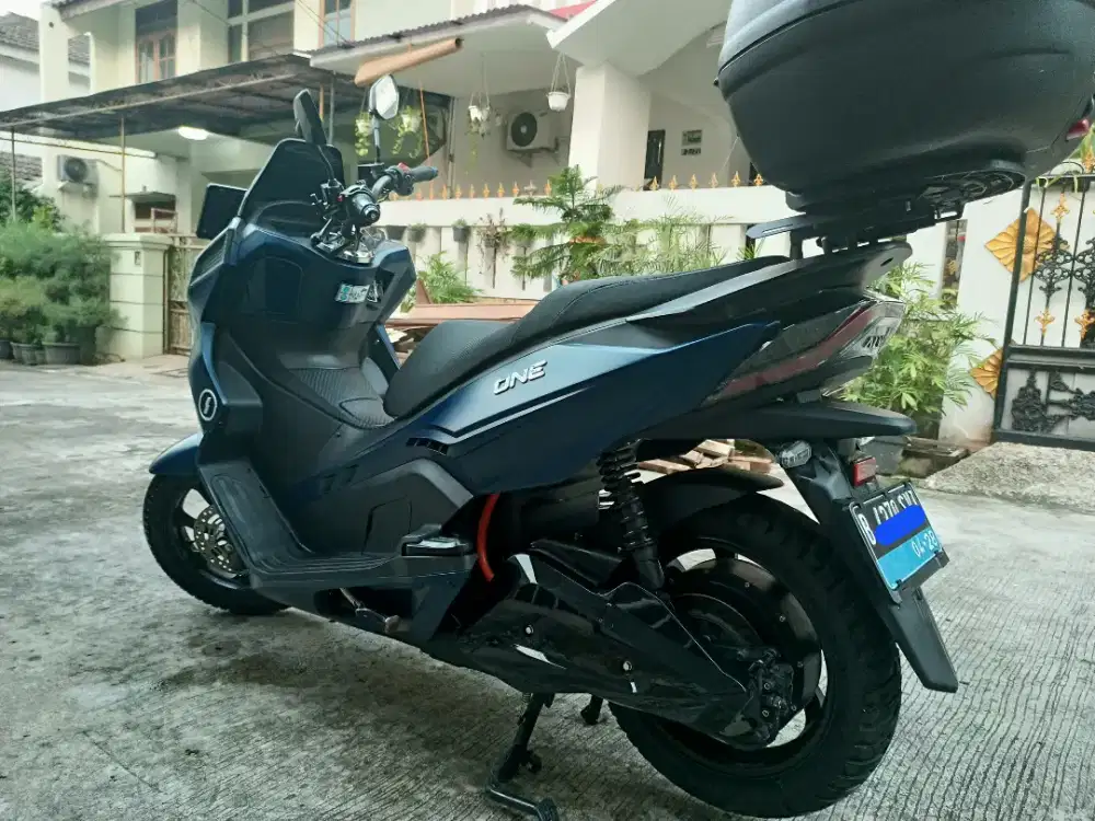 Alva one th 2023 plus box givi