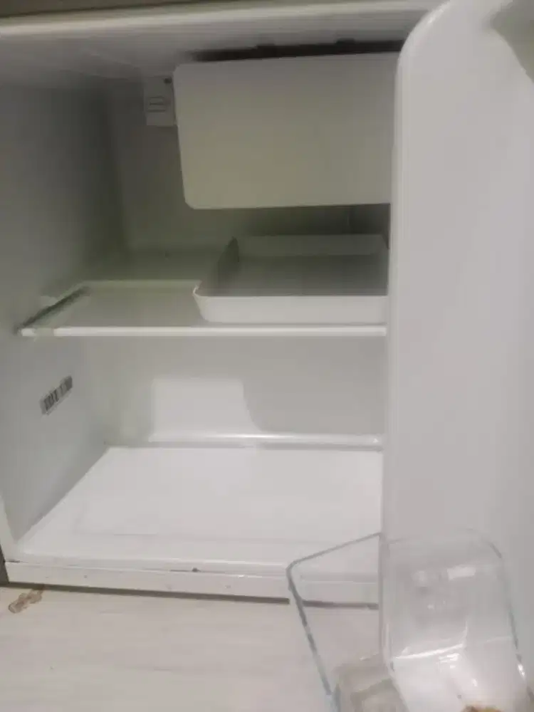 Mini Refrigerator Hisense – 42 L