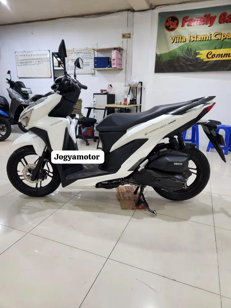 (B) honda vario 150 2019