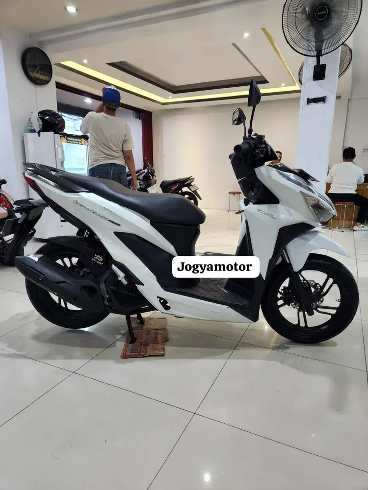 (B) honda vario 150  tahun 2019 cash / credit