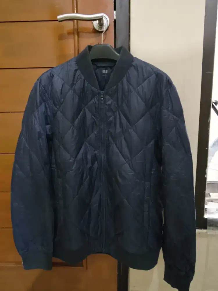 UNIQLO - Jaket Bomber Lightweight Quilted Diamond