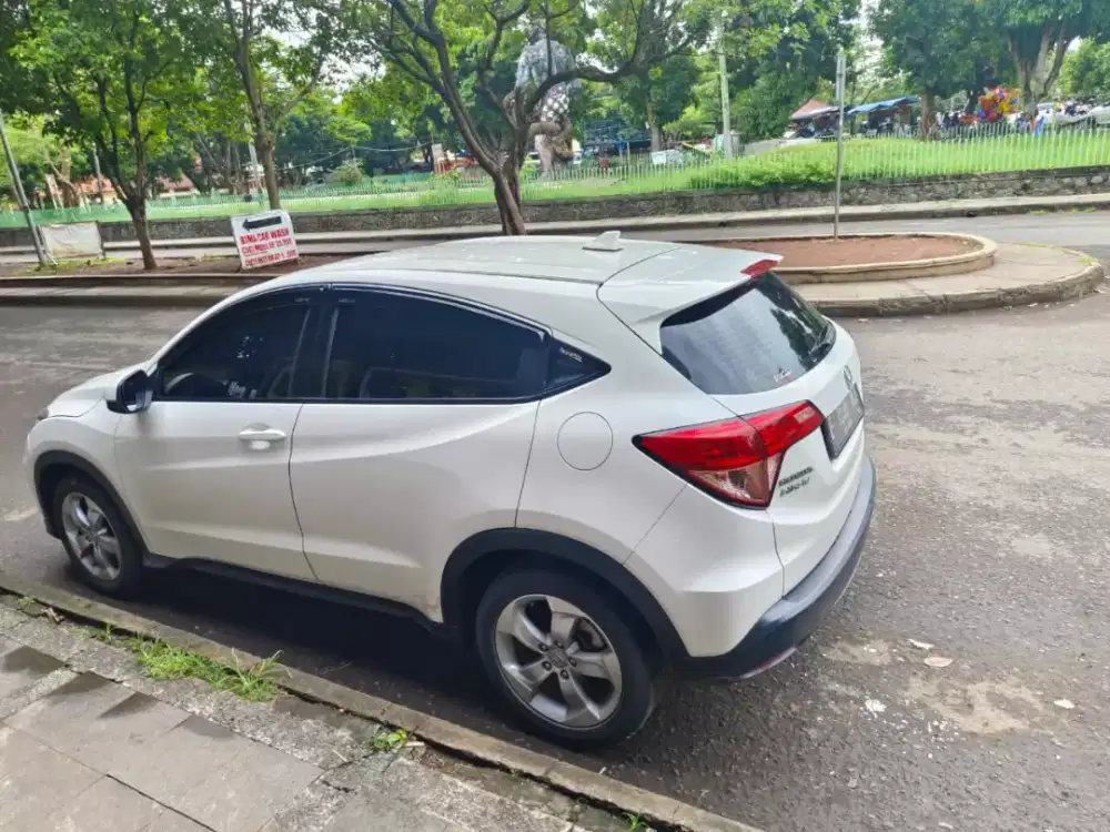 HRV S 1500CC MT 2015 PUTIH