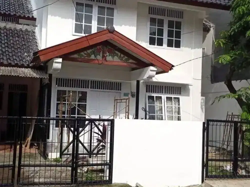 Di Jual Rumah 2 Lantai Lokasi Strategis di Kebayoran Lama, Jakarta Selatan