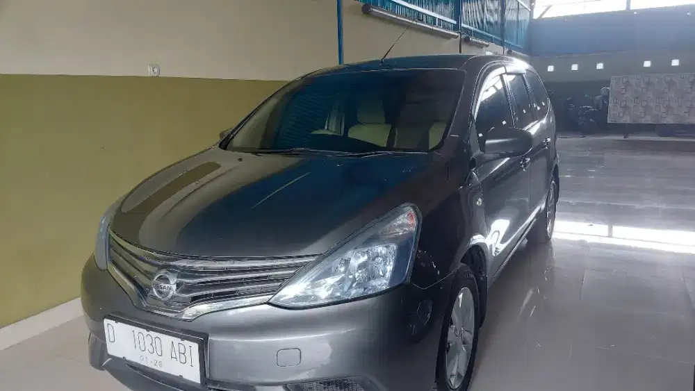 Grand Livina SV matic 2013