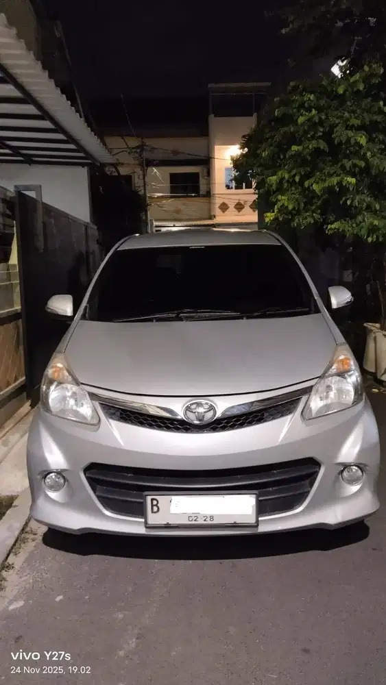 DIJUAL CEPAT AVANZA 1.5 VELOZ MANUAL 2013 75RB KM