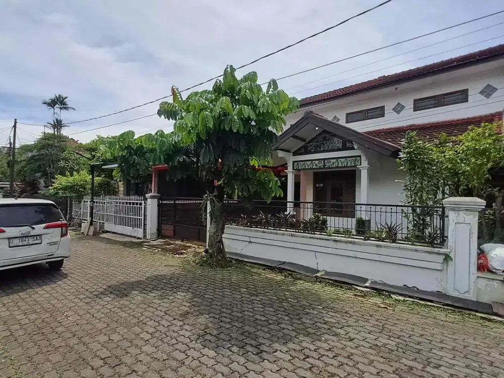 DIJUAL RUMAH TERAWAT TURANGGA BUAH BATU DEKAT JALAHN TOL