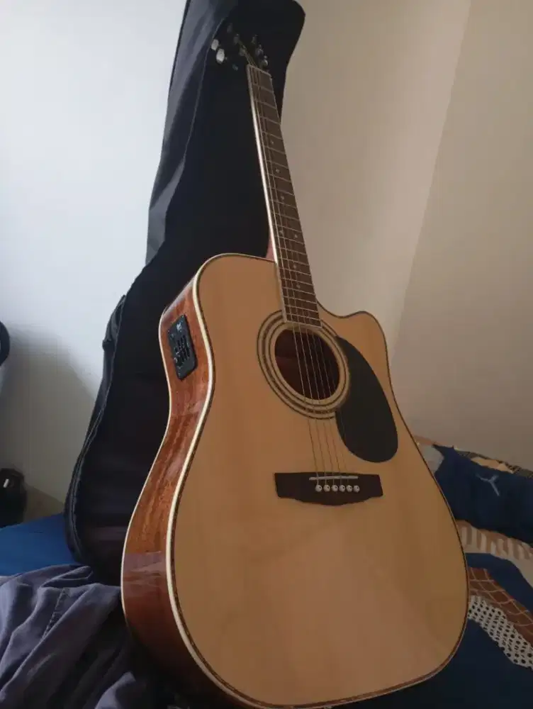 GITAR Akustik Merek Cort