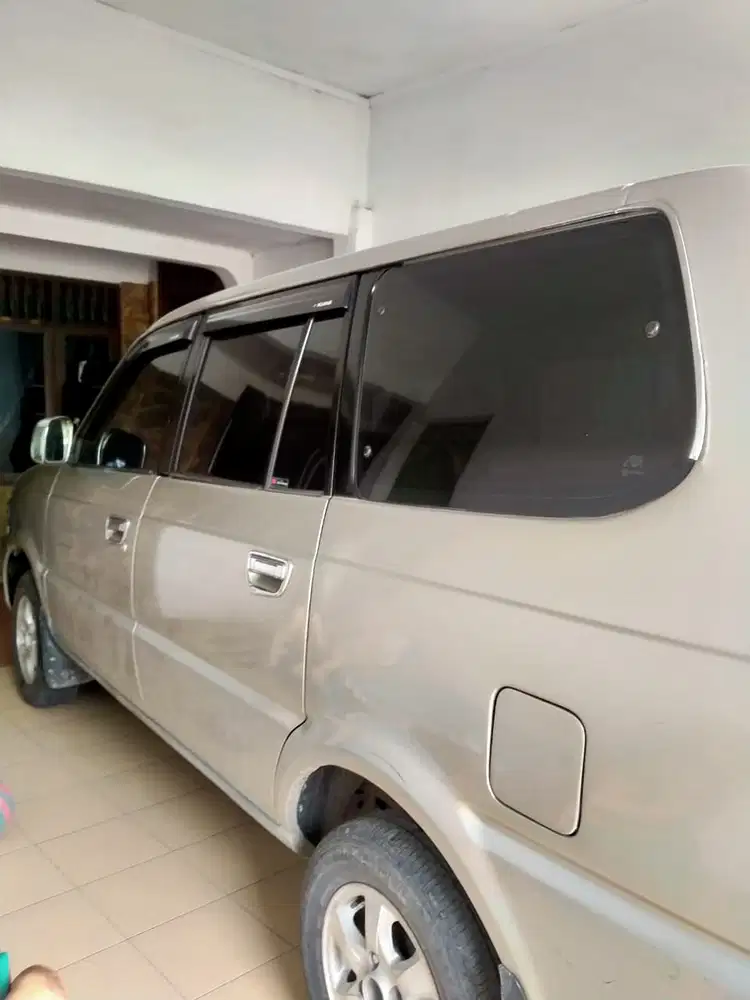 Toyota Kijang 2004 Bensin