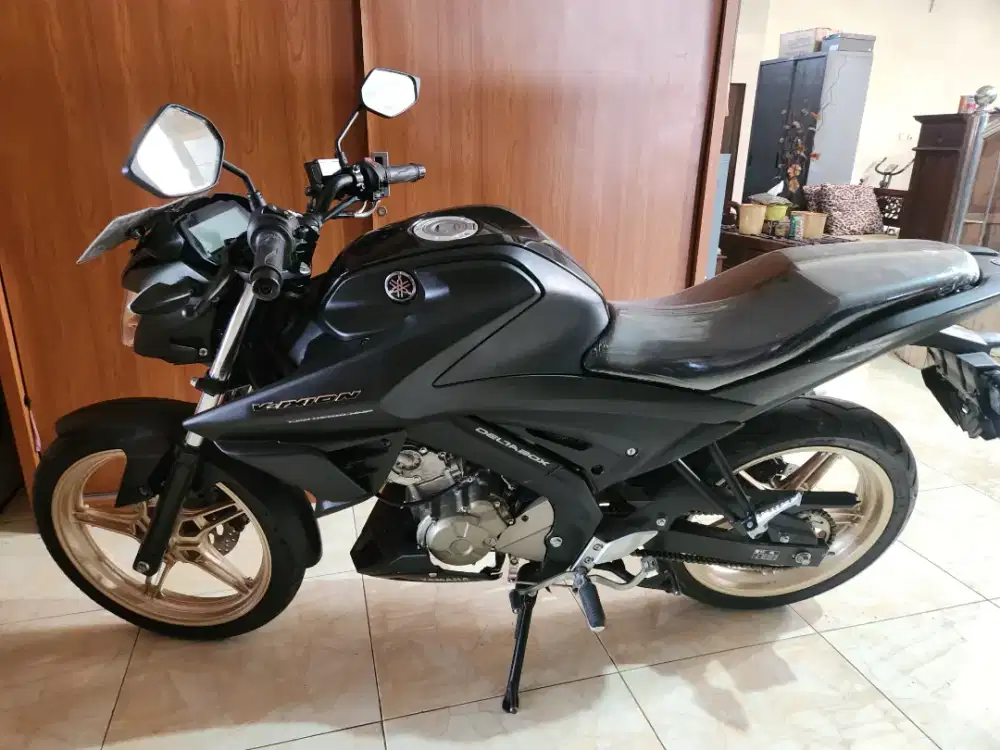 695rb/3thn  Vixion all new 2021 hitam low km gbm
